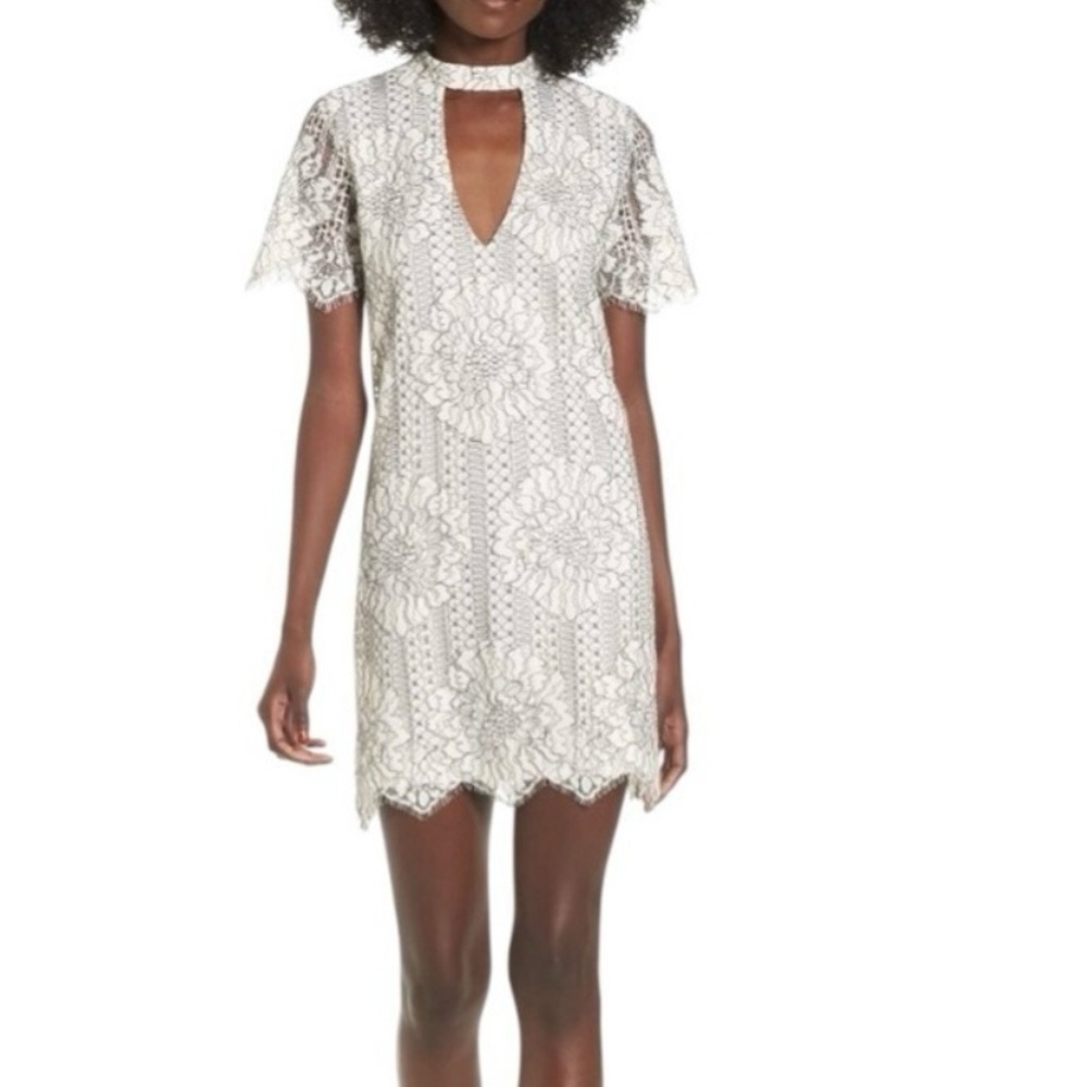 Socialite Nordstrom White Mini Lace Dress with Keyhole Neckline Boxy Size XS